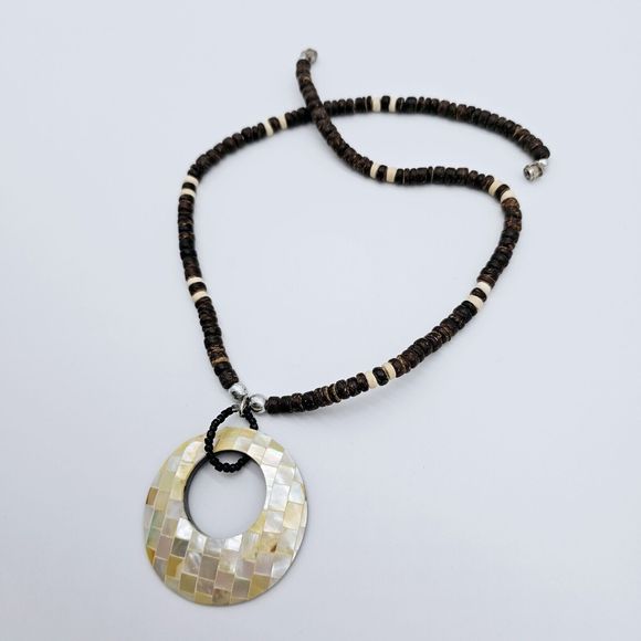 Boho Necklace Mother of Pearl Mosaic Open Circle Pendant Brown Wood Bead Chain - Picture 9 of 11